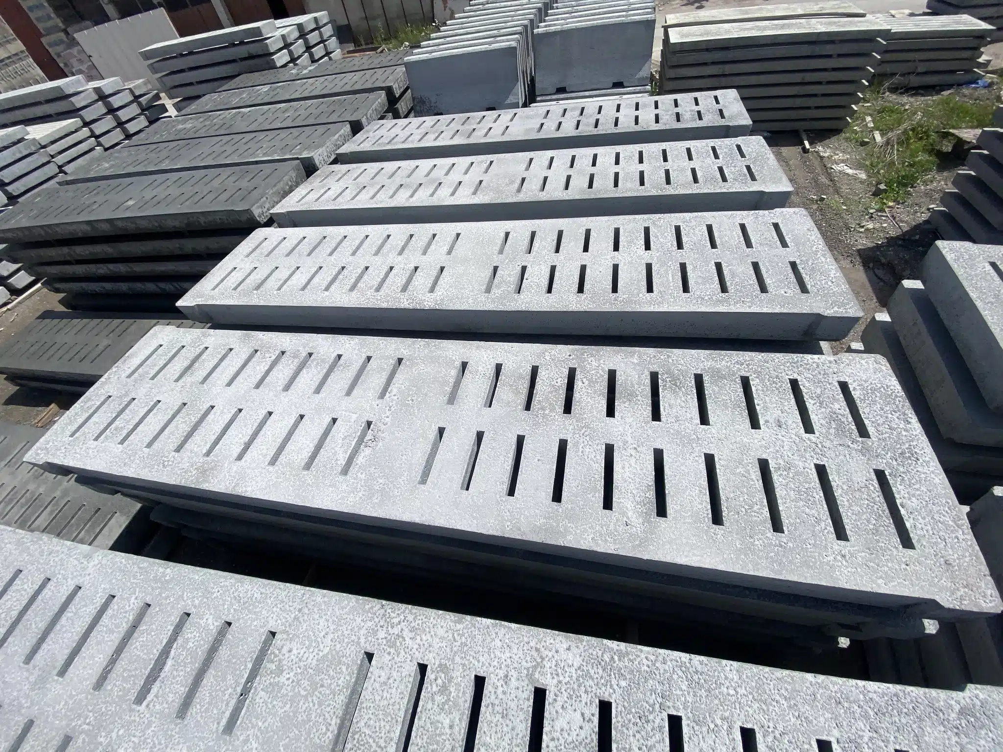 Beton Ahır Izgara Üretimi Ankara Müşterimize Sevkiyatlarımız son hızla devam ediyor Beton Ahır Izgara sistemleri üreten firmamız sektörde çözüm ortağınız olmaya hazır.