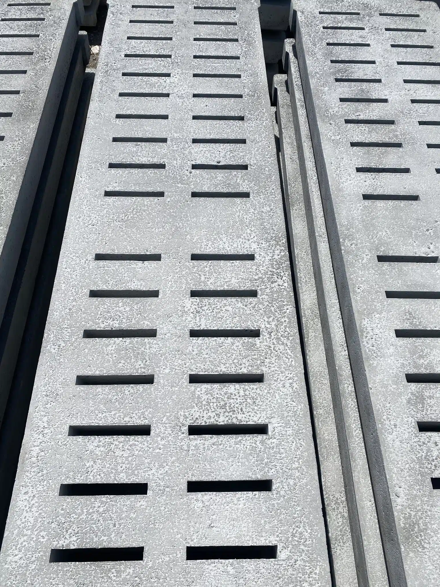 Beton Ahır Izgara Üretimi Ankara Müşterimize Sevkiyatlarımız son hızla devam ediyor Beton Ahır Izgara sistemleri üreten firmamız sektörde çözüm ortağınız olmaya hazır.